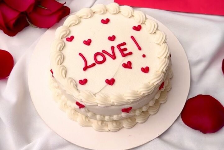 Instagram post from helenpastelerias. This post is in position 1.