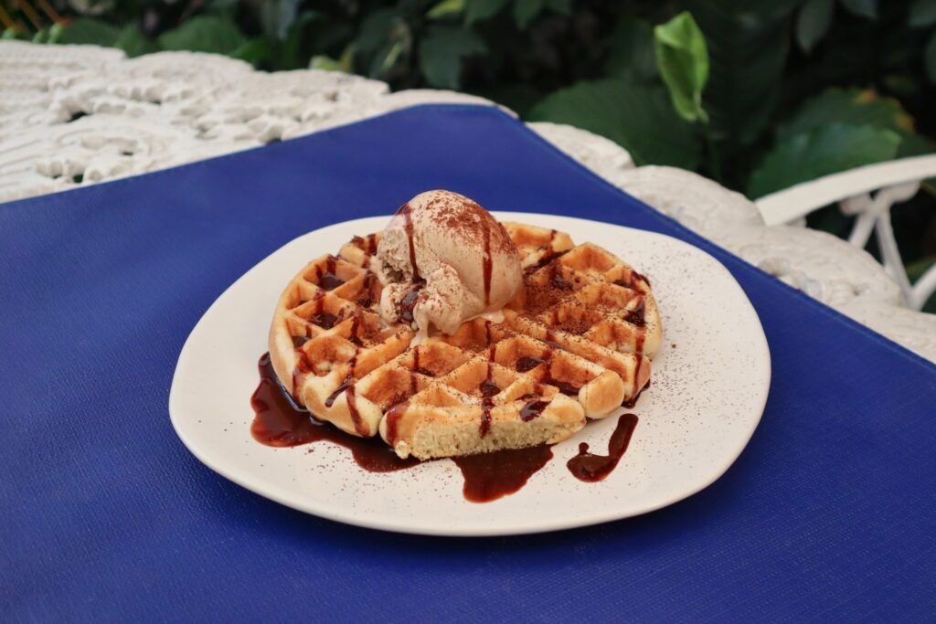 Instagram post from helenpastelerias. This post is in position 1.