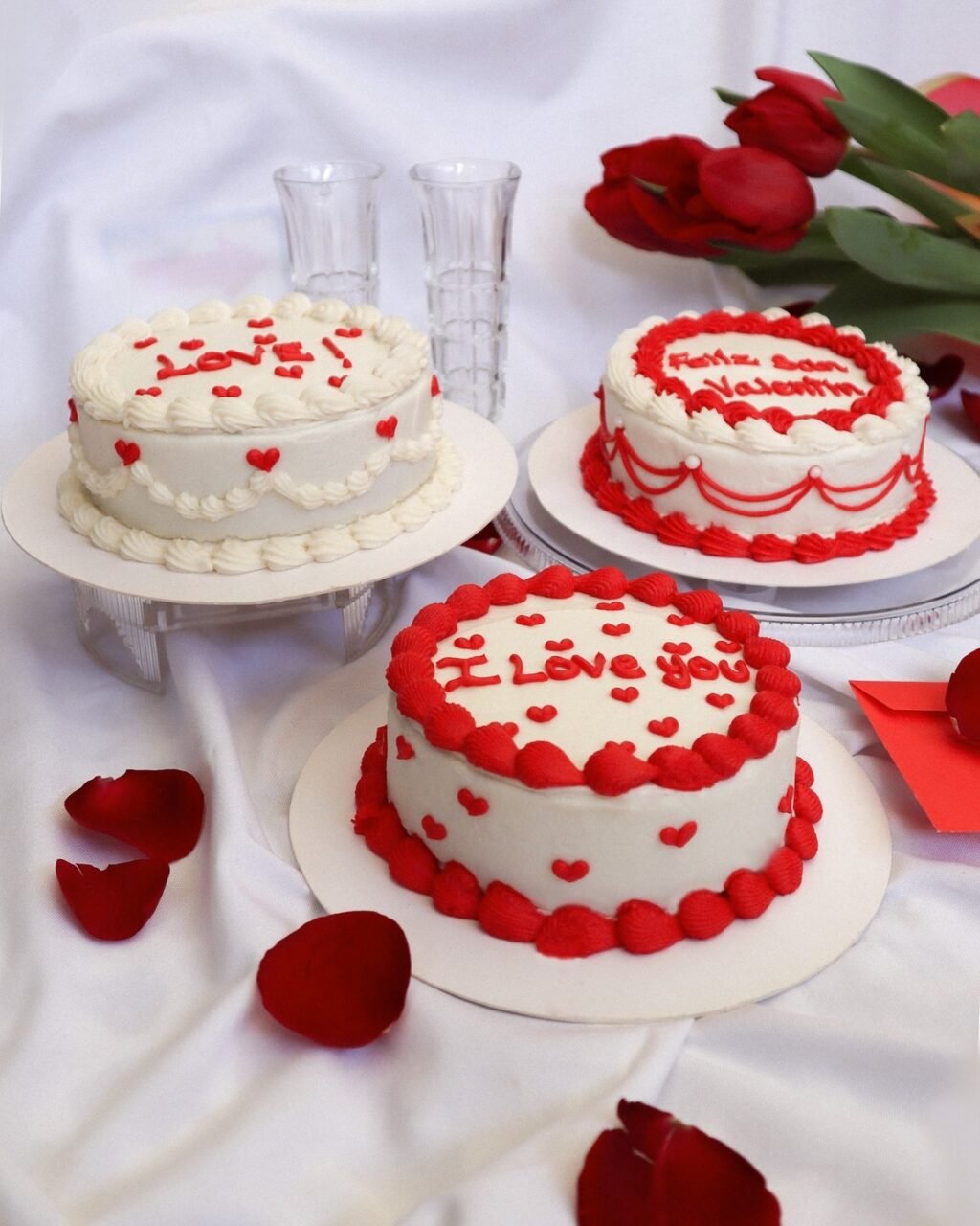 Instagram post from helenpastelerias. This post is in position 1.