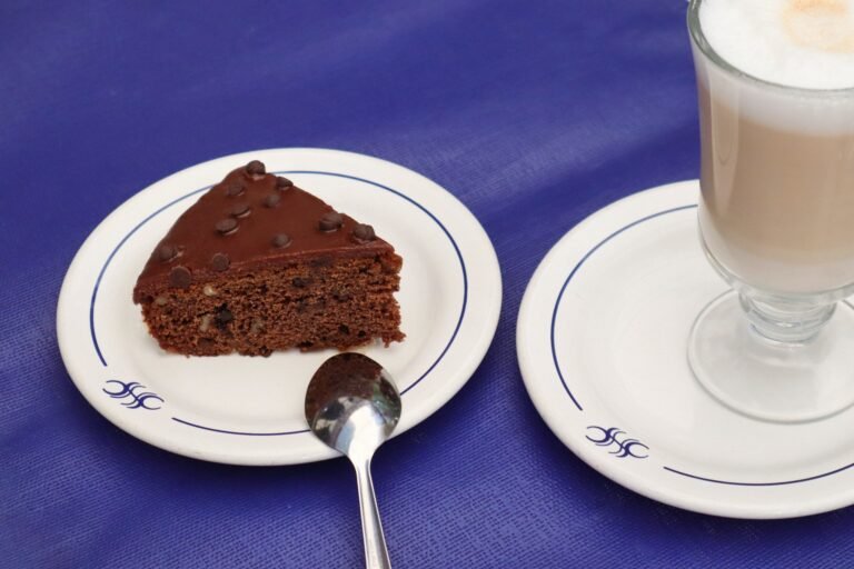 Instagram post from helenpastelerias. This post is in position 4.