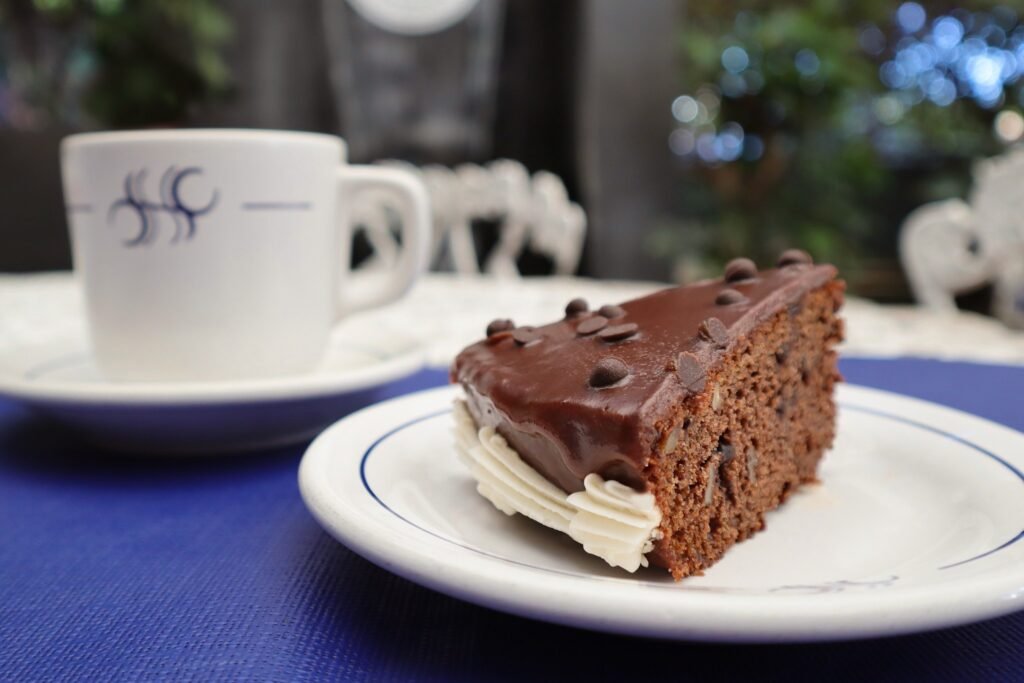 Instagram post from helenpastelerias. This post is in position 0.